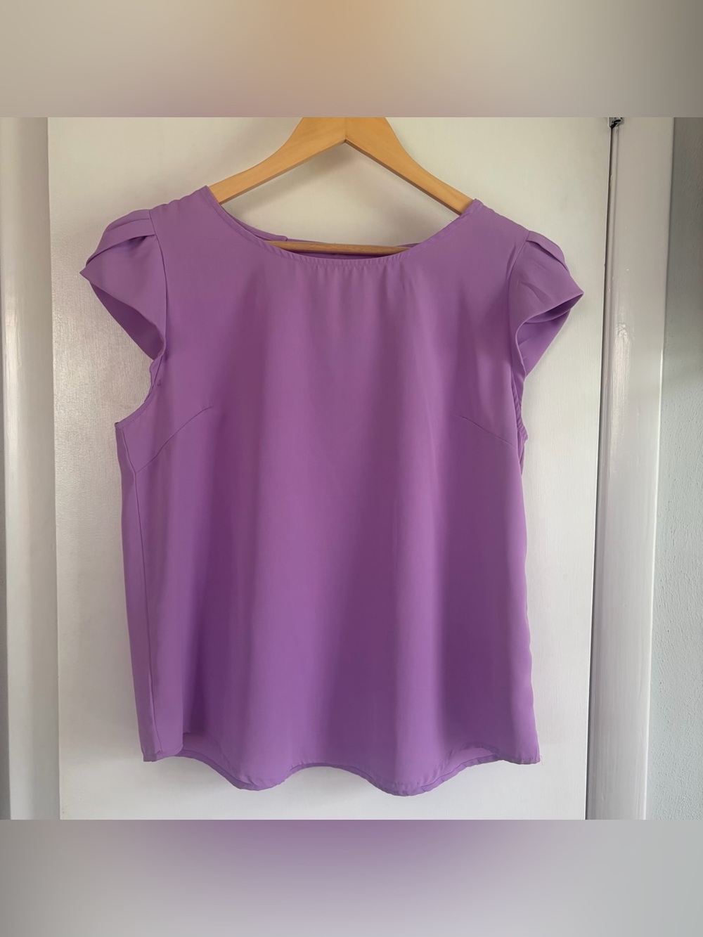 Papaya Cap Sleeves Lilac Blouse. Size: Large.